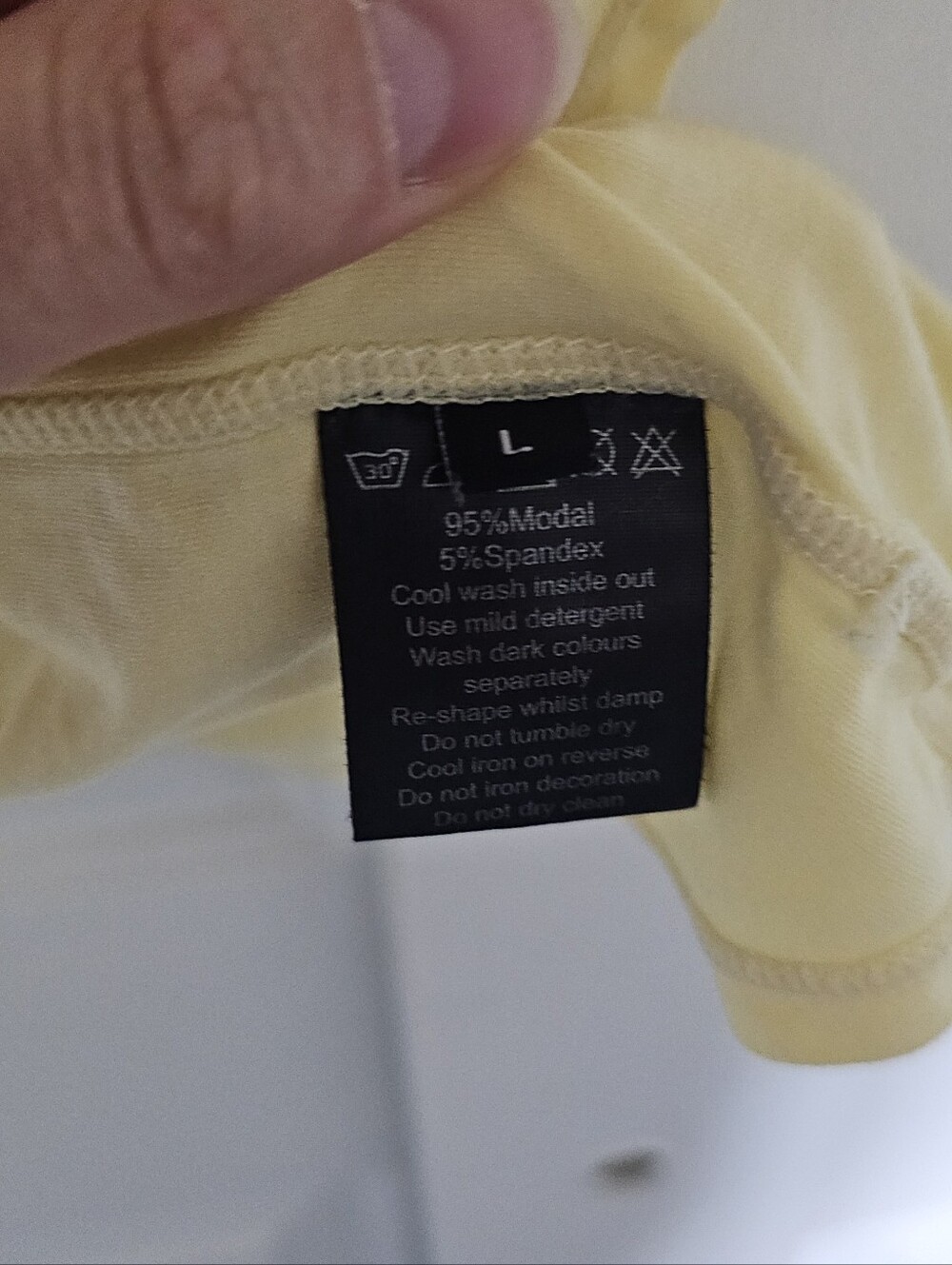Yellow Keyhole Back Cropped Tank Top - Picture 3 of 3